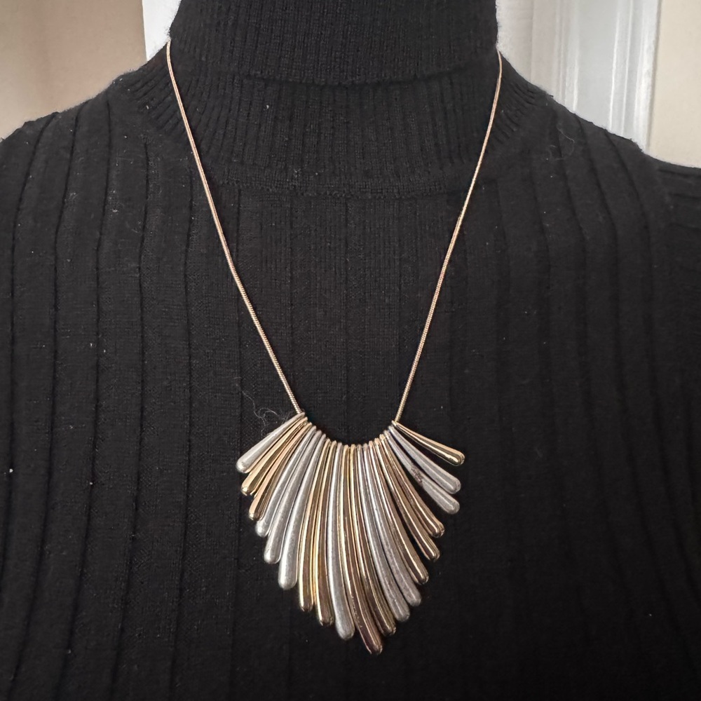 ROBERT LEE MORRIS SOHO Sculptural Fan necklace NWT